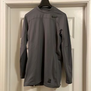 Nike Mens XL hyper warm compression long sleeve shirt